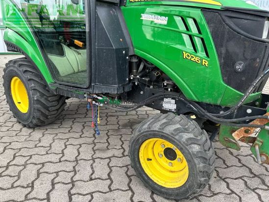 Tractor agrícola - John Deere - 1026 r