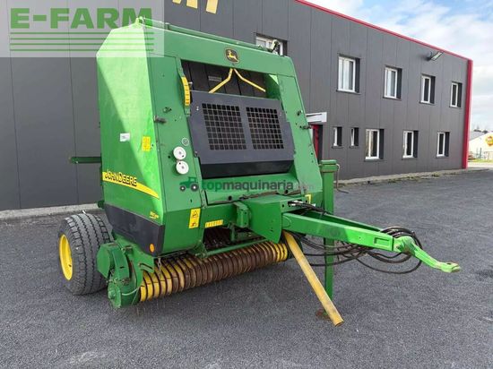 Empacadora gigant - John Deere - presse à balles rondes 582 . john deere