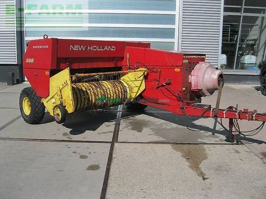 Empacadora gigant - New Holland - hayliner 386