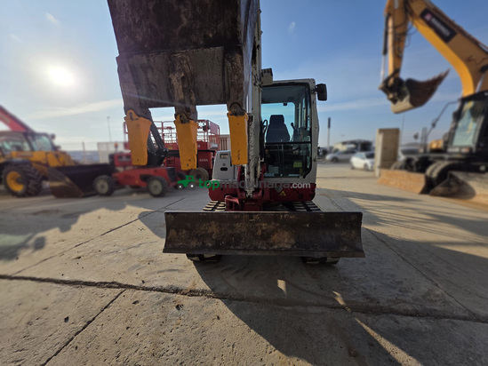Miniexcavadora TAKEUCHI TB250