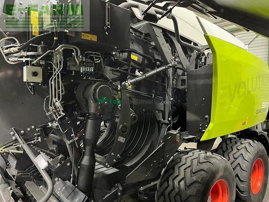 Empacadora gigant - Claas - quadrant 5300 rf t+st