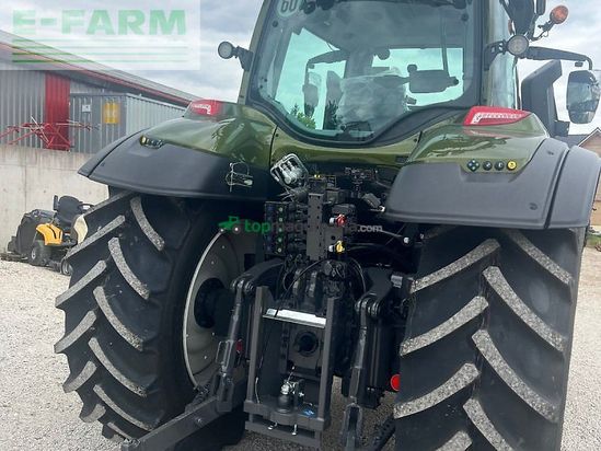 Tractor agrícola - Valtra - t 215d mit rüfa und forstkabine