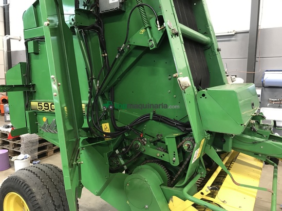 Empacadora gigant - John Deere - 590