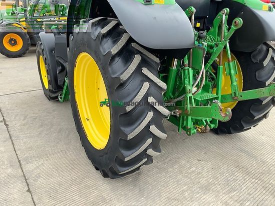 Tractor agrícola - John Deere - 6110m tractor (st26068)
