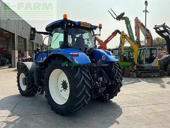 Tractor agrícola - New Holland - t7.245 tractor (st27151)