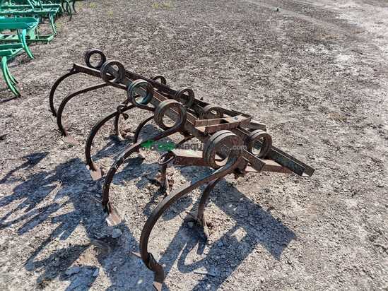 Cultivador de 9 brazos