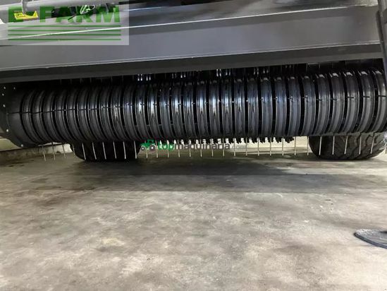 Empacadora gigant - Claas - variant 585 rc