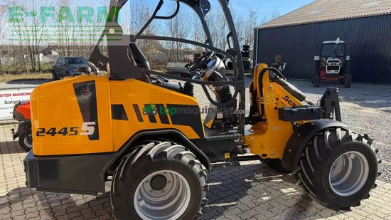 Minicargadora - Schaffer - 2445s