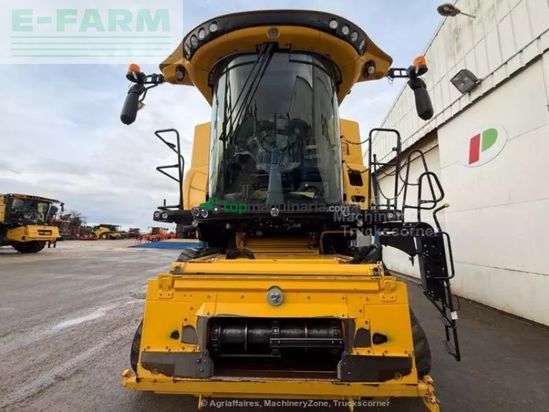 Cosechadora de Cereal - New Holland - cr 8.80