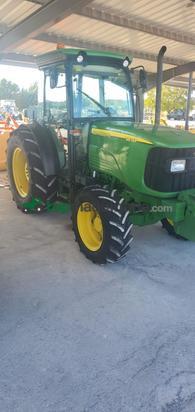 Tractor agrícola - John Deere - 5615F 