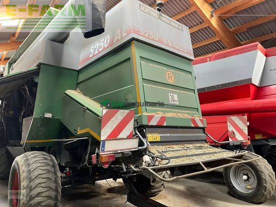 Cosechadora de Cereal - Fendt - 5250 auto-level allrad