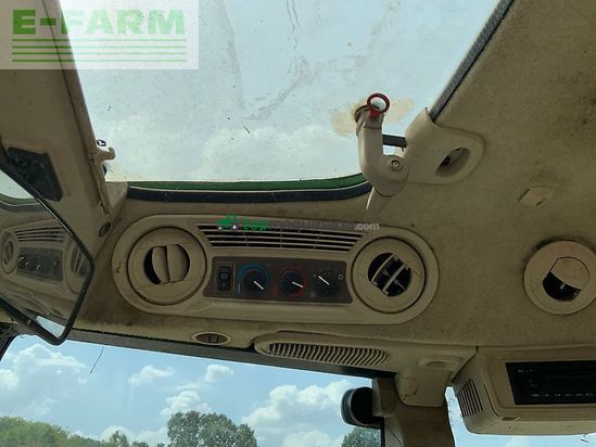 Tractor agrícola - John Deere - 6110mc tractor (st26631)