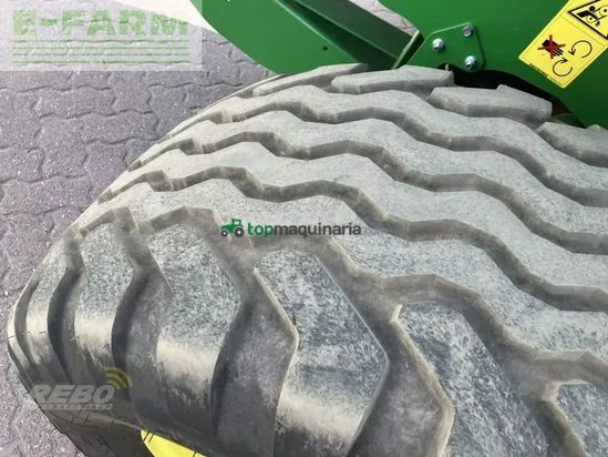 Empacadora gigant - John Deere - v461m - paket für rundballenpr
