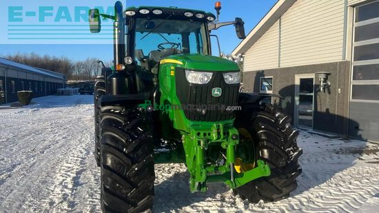 Tractor agrícola - John Deere - 6215r med frontlift