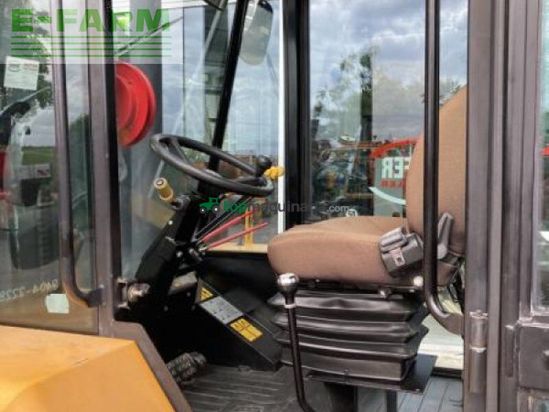 Elevadora - JCB - 940-4
