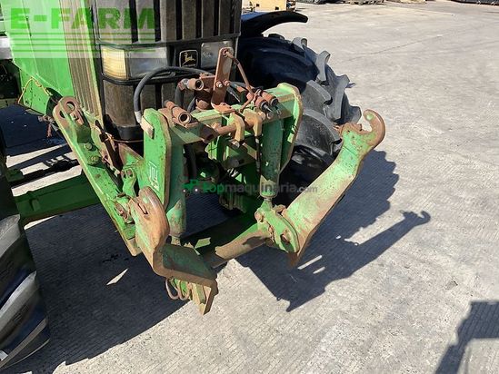 Tractor agrícola - John Deere - 6810 tractor (st23891)