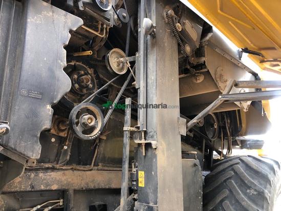 Cosechadora de Cereal - New Holland - CR 9060