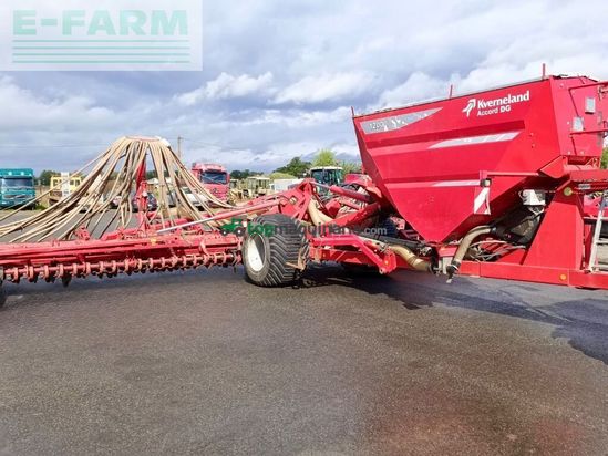 Sembradora - Kverneland - dg12000
