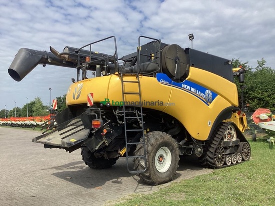 Cosechadora de Cereal - New Holland - CR8080
