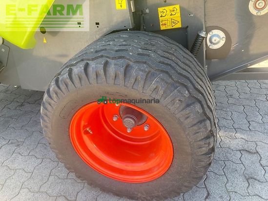 Empacadora gigant - Claas - rollant 520 rc