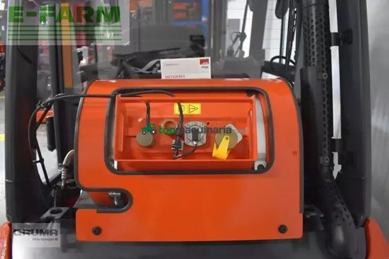 Elevadora - Linde - h 30 t 1202-01