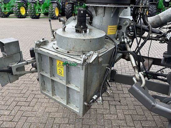 Tractor agrícola - Claas - xerion 4000 & kaweco schwanenhals tridem