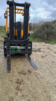CARRETILLA ELEVADORA DIÉSEL DE EXTERIOR 3,5 Tn – NUEVA