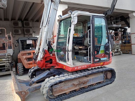 Miniexcavadora TAKEUCHI TB290