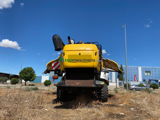 Cosechadora de Cereal - New Holland - CX8040