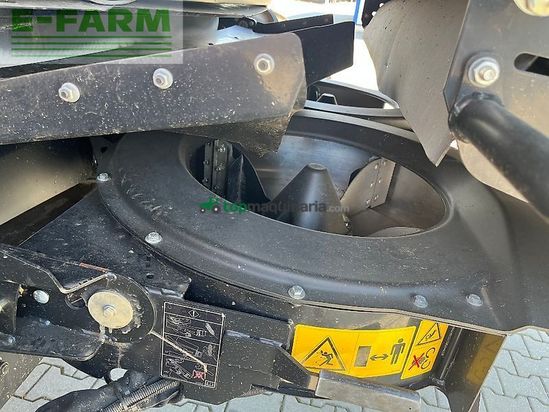 Cosechadora de Cereal - New Holland - cr 8.90