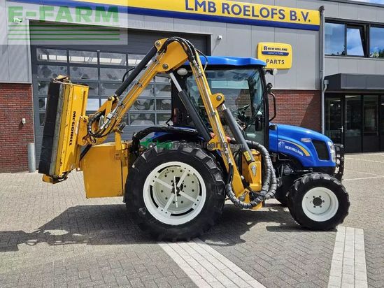 Tractor agrícola - New Holland - boomer 3050 met bos maaiarm