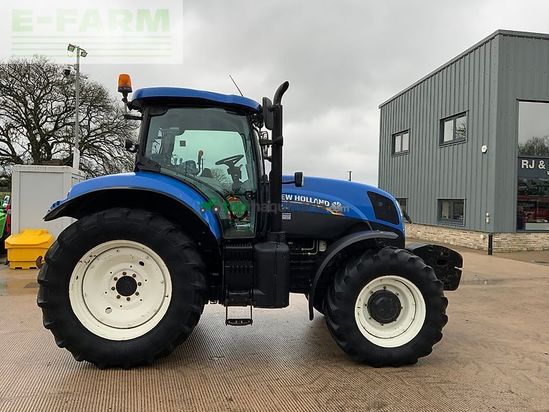 Tractor agrícola - New Holland - t7.210 tractor (st25435)