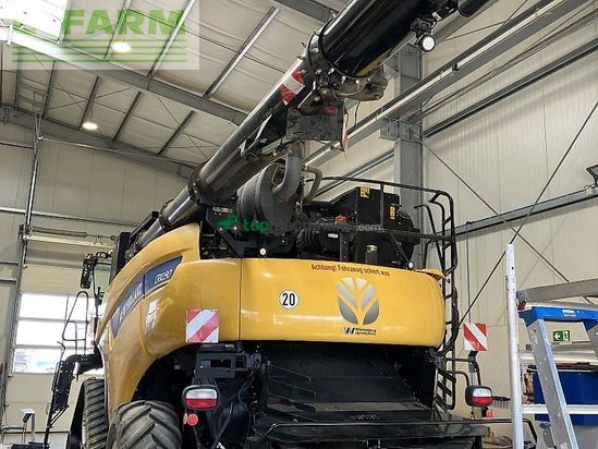 Cosechadora de Cereal - New Holland - cr 10.90