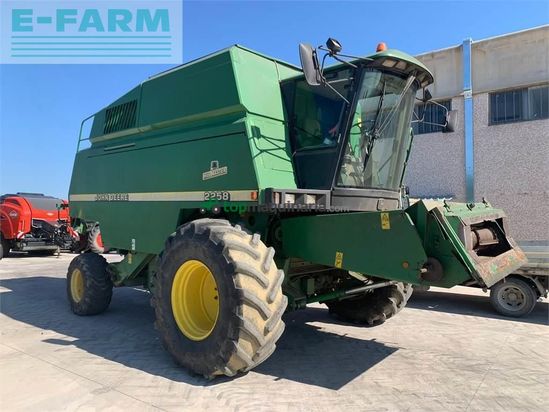 Cosechadora de Cereal - John Deere - 2258