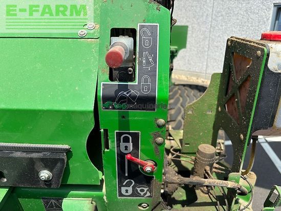 Empacadora gigant - John Deere - v461m