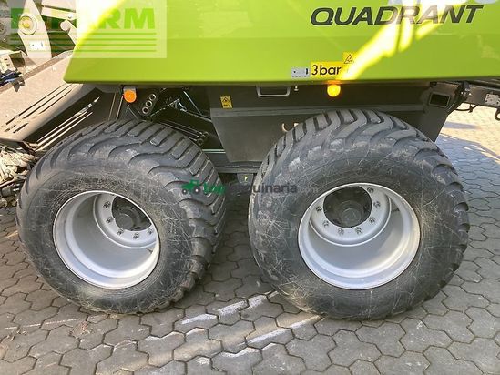 Empacadora gigant - Claas - quadrant 5300 fc tandem