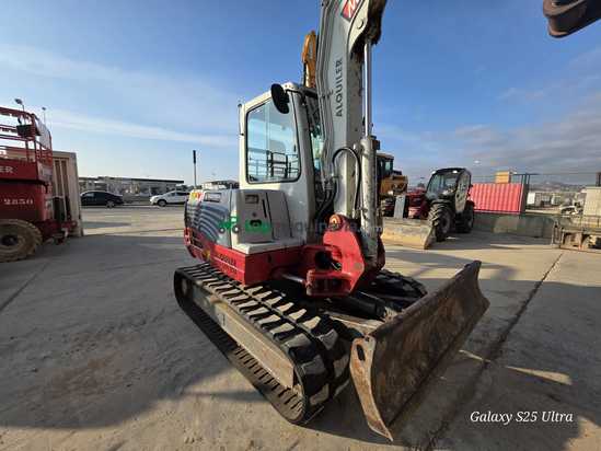 Miniexcavadora TAKEUCHI TB250