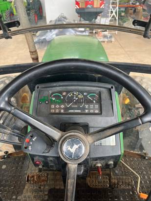 Tractor agrícola - JOHN DEERE