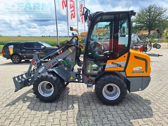 Minicargadora - Giant - g2500 hd