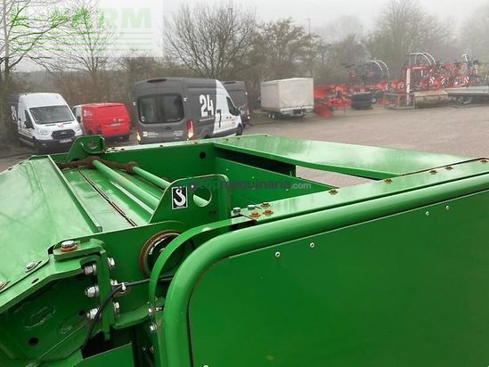 Empacadora gigant - John Deere - f440 e festkammerpresse