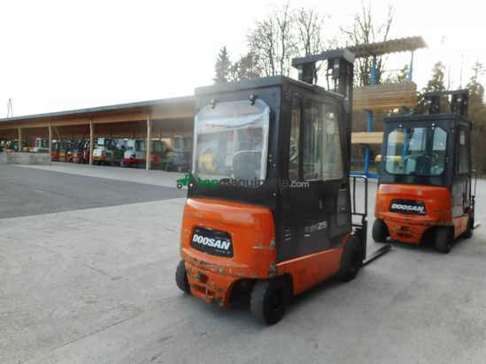 Elevadora - Doosan - b25x-5 mit ss + ss + ls + kabine + 80v ladegrät