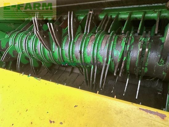 Empacadora gigant - John Deere - 575