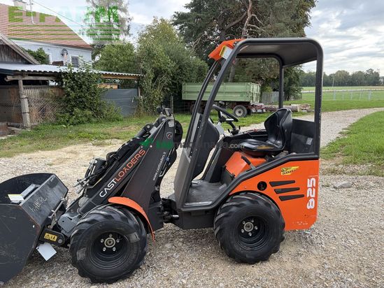 Minicargadora - Case IH - 825d tele mit schaufel & ballenspies
