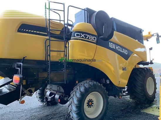 Cosechadora de Cereal - New Holland - cx780