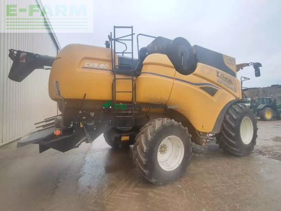 Cosechadora de Cereal - New Holland - cx 8.80 elevation