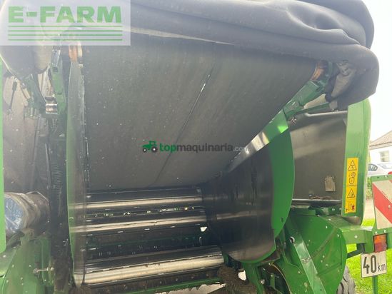 Empacadora gigant - John Deere - V451R