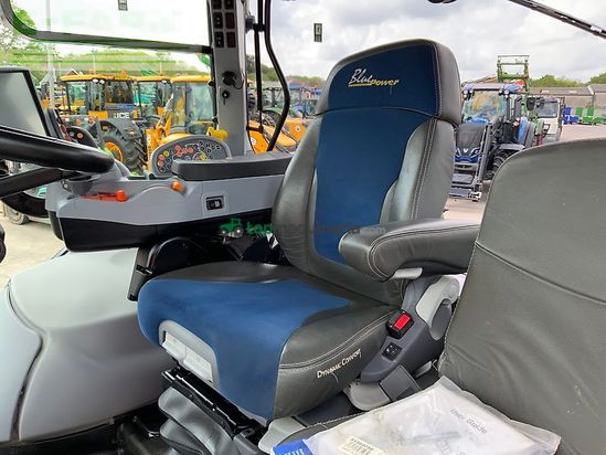 Tractor agrícola - New Holland - t7.225 blue power tractor (st26639)