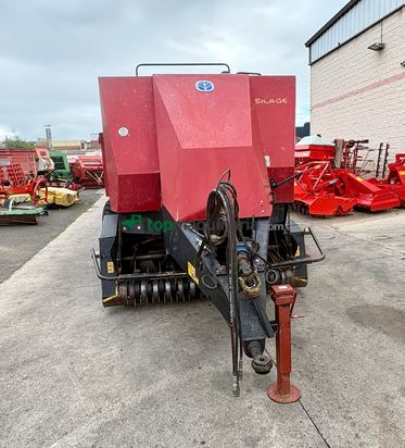 Empacadora gigant - New Holland - D1010