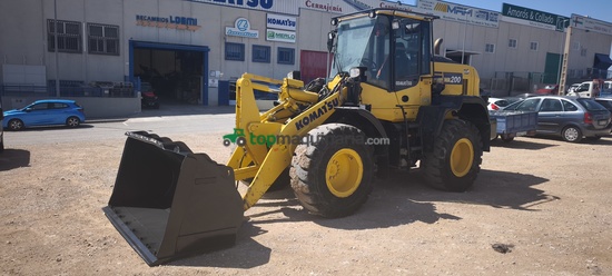 Pala cargadora Komatsu WA200-8