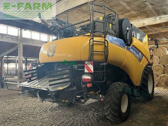 Cosechadora de Cereal - New Holland - cr 8.90